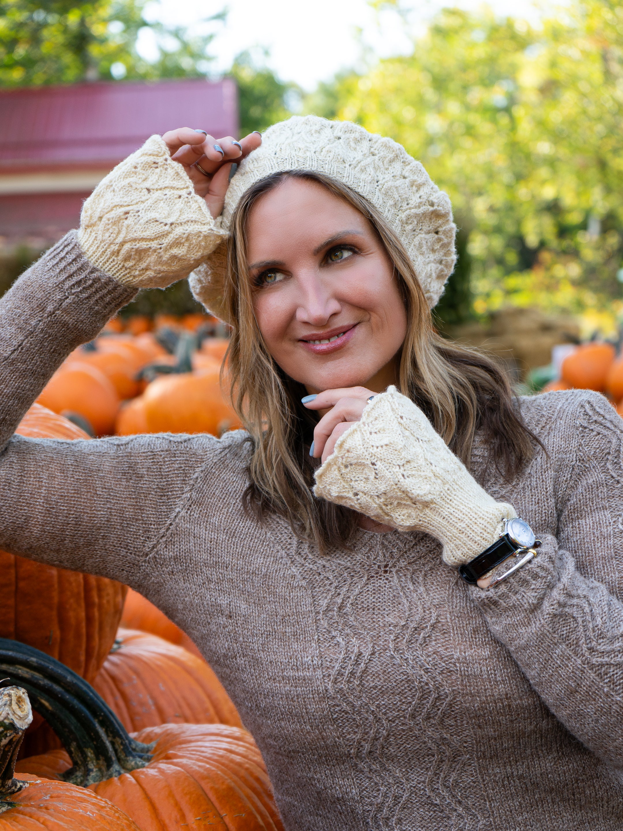 Hellebores Lace Beret and Wristlet Set