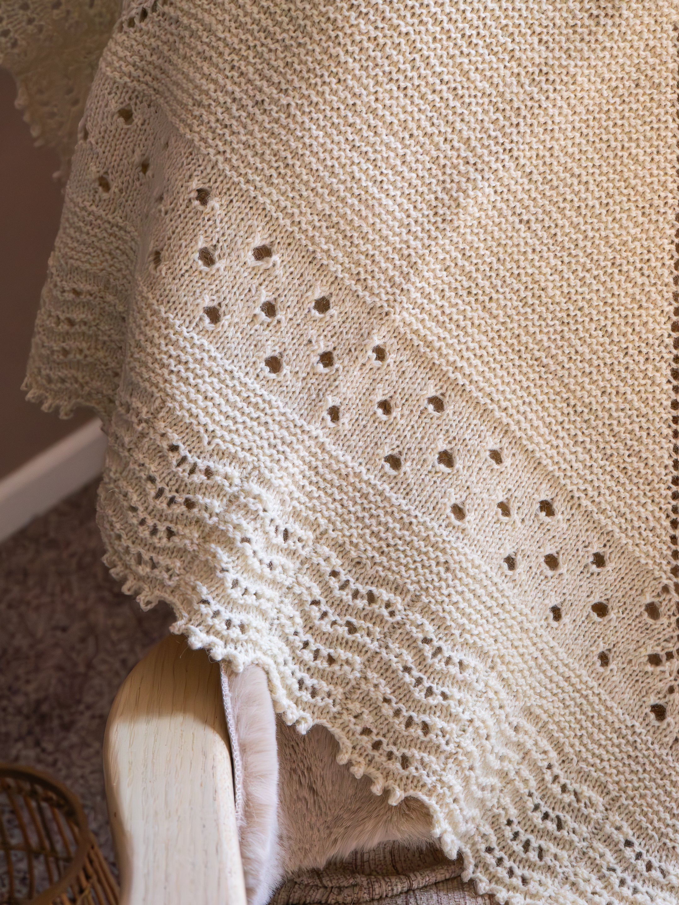 Polkadotty Square Hap <br/><small>knitting pattern</small>