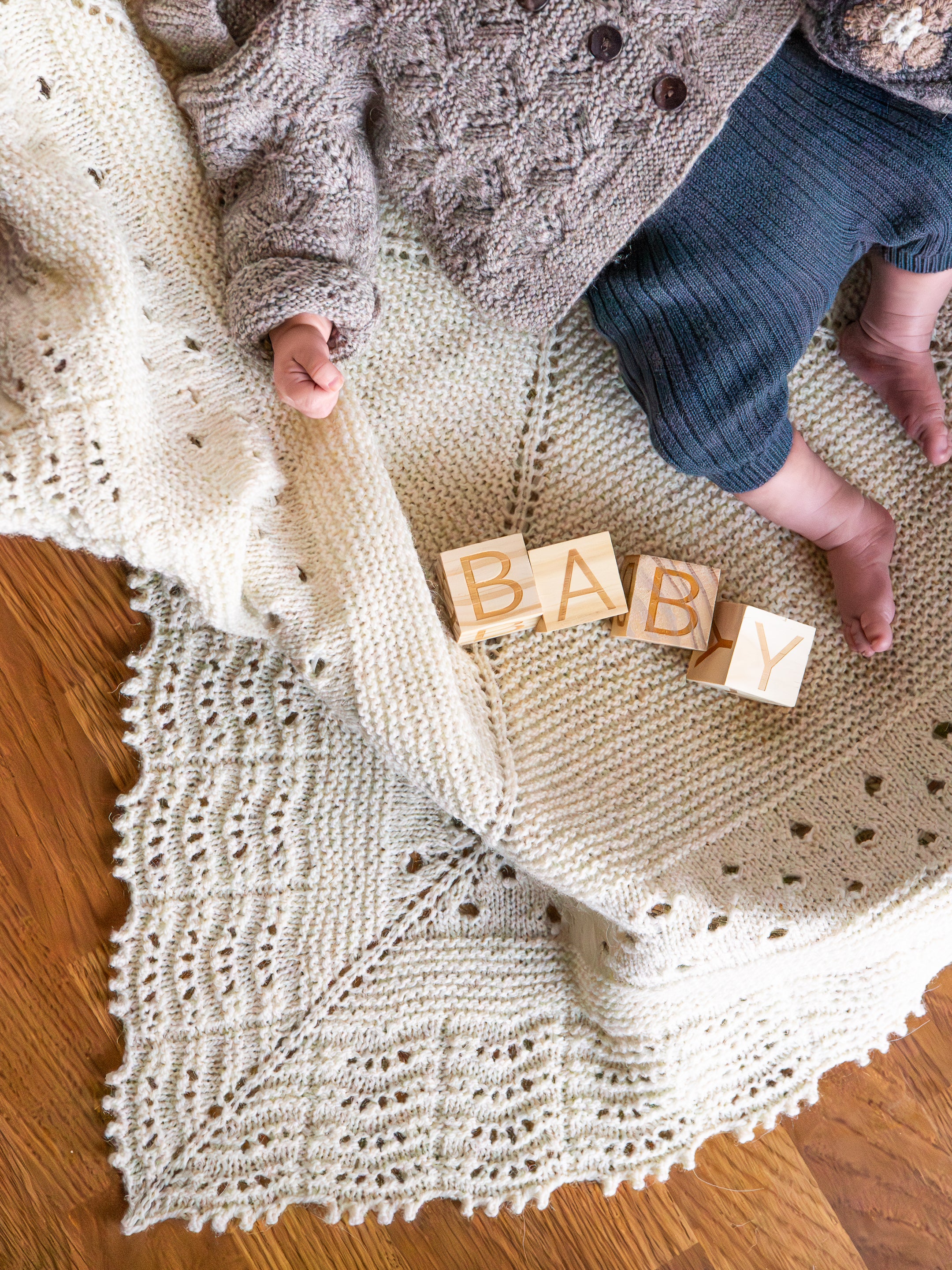 Polkadotty Square Hap <br/><small>knitting pattern</small>