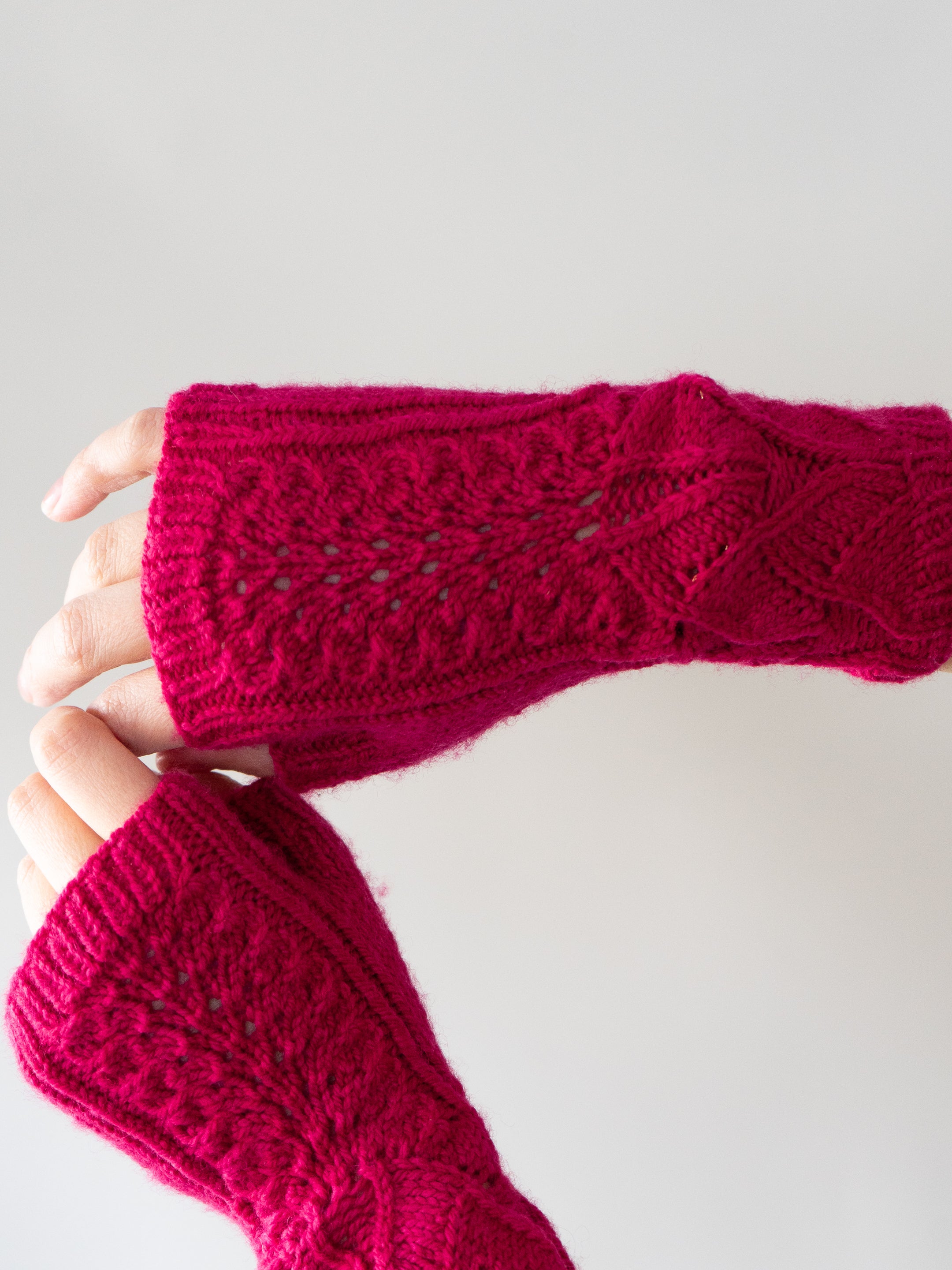 Scintilla Mitts <br/><small>knitting pattern</small>